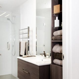 Rustic Features - Home Staging - bathroom